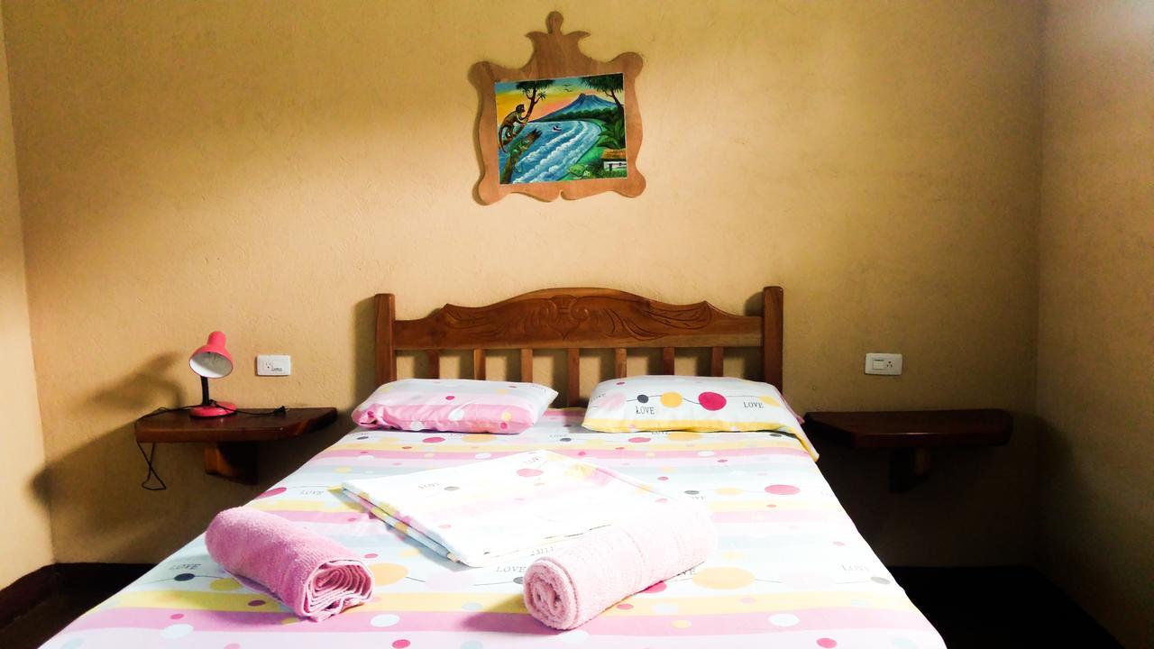 Hostel Life Is Good Moyogalpa Bagian luar foto